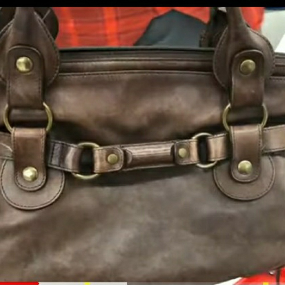 NOT FOR SALE. LOOKING FOR THIS PURSE!